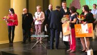 Председатель команды из 60 человек, которая проверила тексты, проф